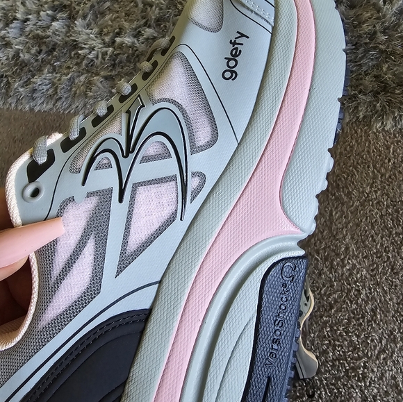 Gravity Defyer - Picture 5 of 7